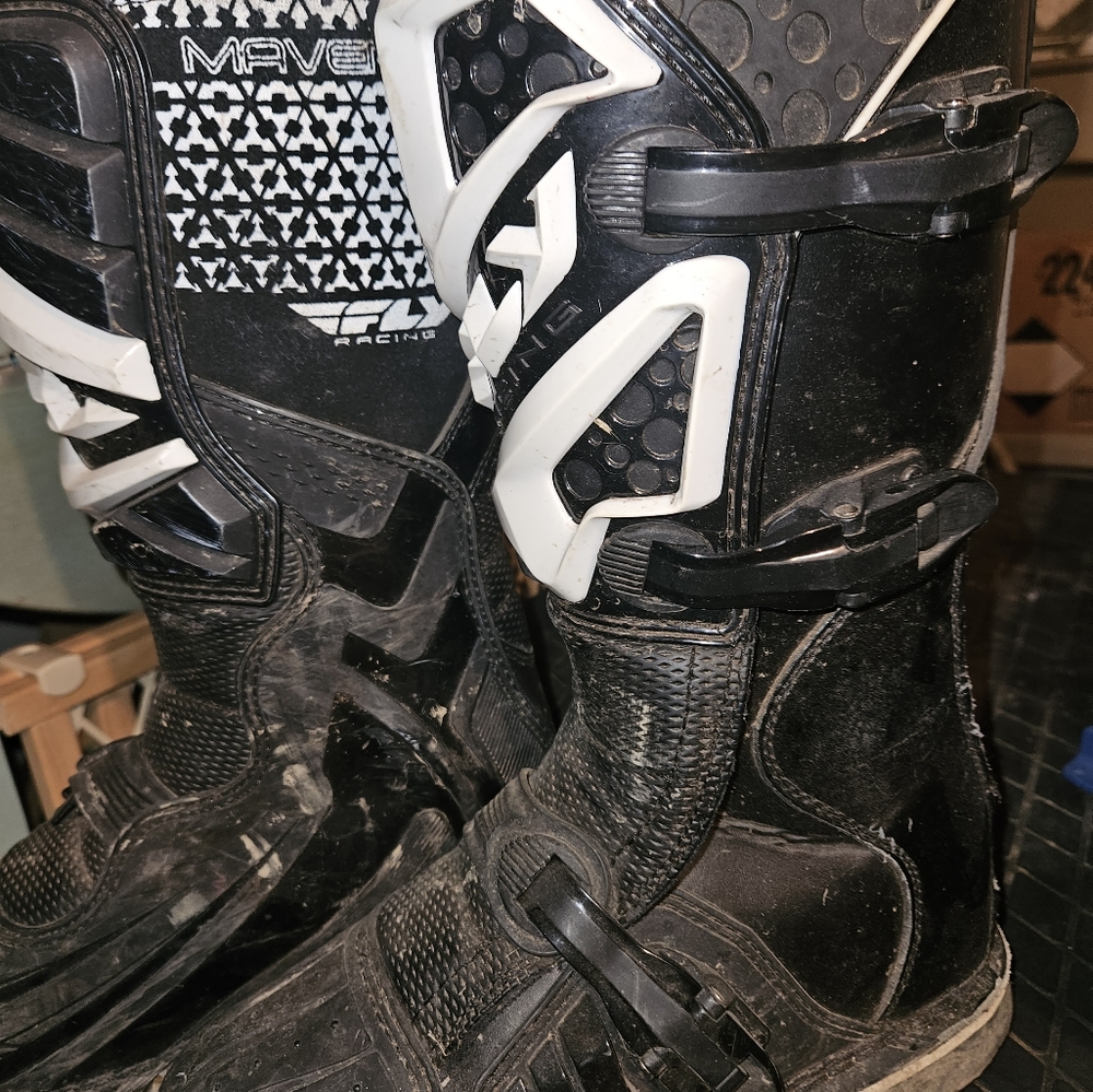 Racing Boots - Picture 3 of 5